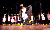 Entertainment keeps dancers going